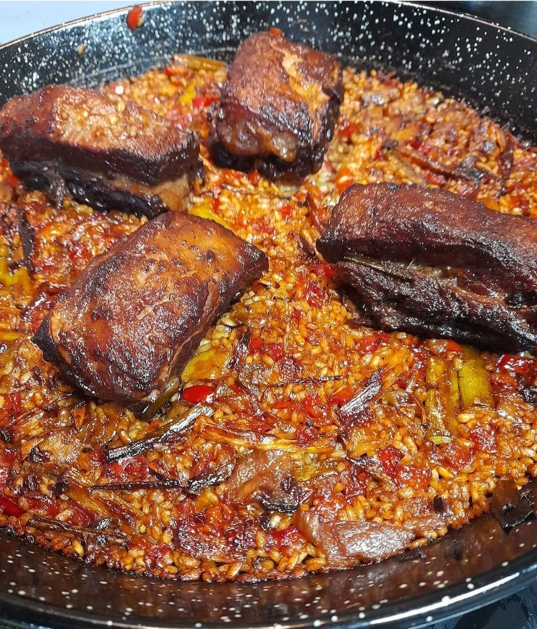 Arroz y costilla de la casa